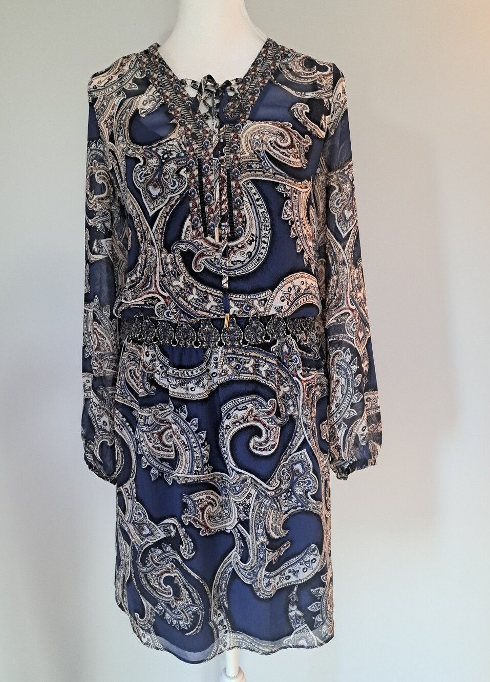 NWOT WHBM Navy Paisley Tie-Neck Long Sleeve Dress